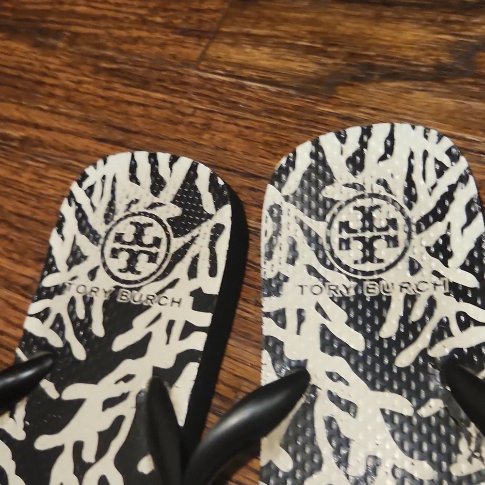 Tory Burch Sandals - Picture 4 of 7